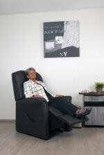 Poltrona elevabile a Due Motori - Vermeiren Italia Ontario - immagine 2